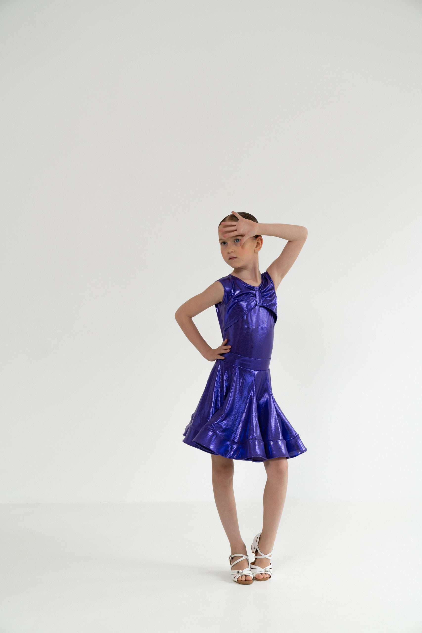 Glitzerndes Kleid für Wettbewerb