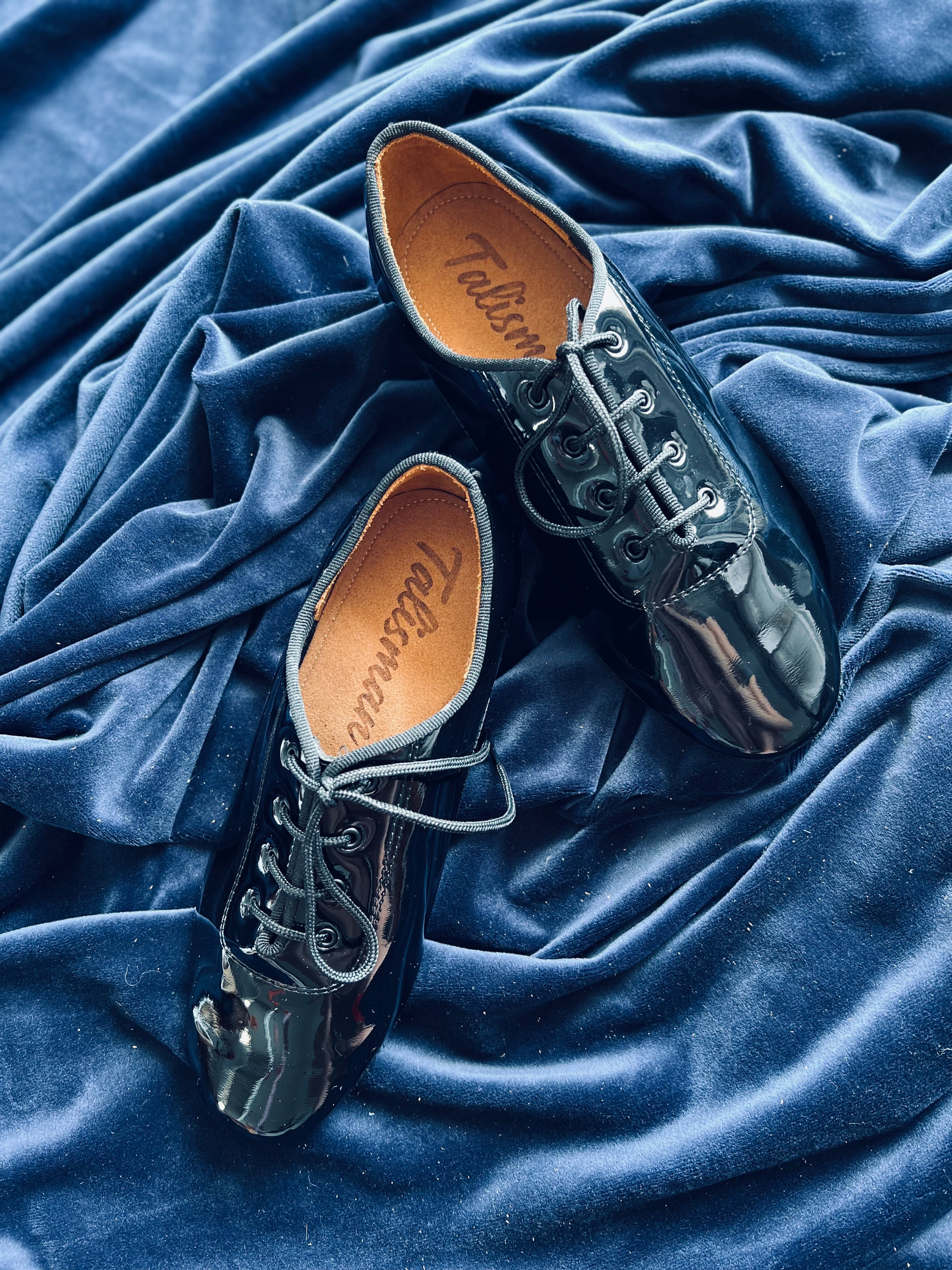 Lacquered men's shoes